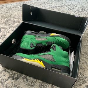Air Jordan 5 Retro SE Apple Green 🍏 SIZE 10.5 MEN GENTLY USED